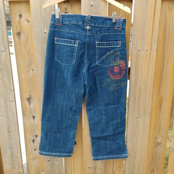 G Denim Nautical Capris Anchor Button Hardware and Striped Piping Size 9 - Picture 7 of 7